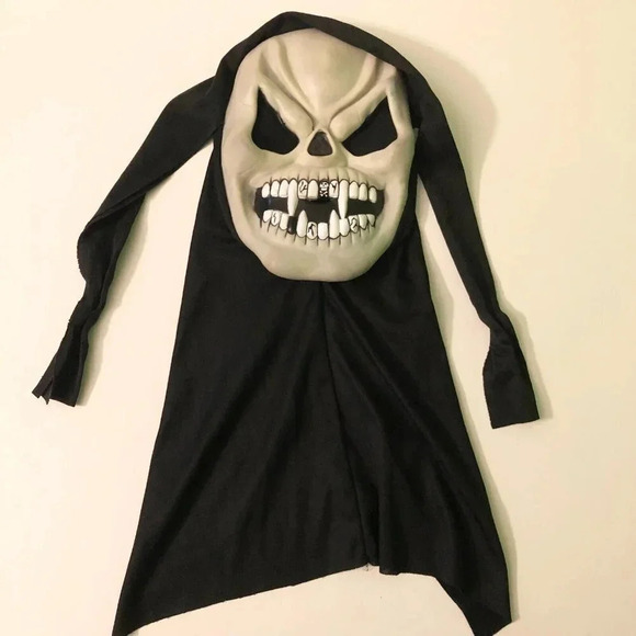 Easter Unlimited Scream Ghost Face Skull  Fanged Vampire Mask Glows In Dark - Picture 1 of 13
